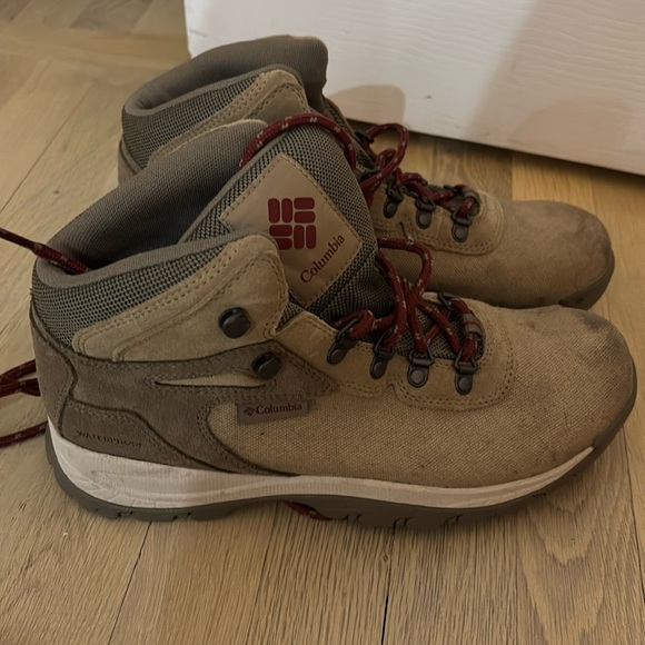 COLUMBIA WOMENS HIKING BOOTS SIZE 10 - Picture 1 of 10